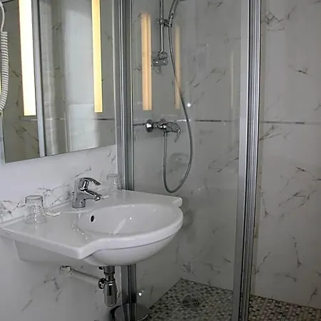 Bellevue Saint-lazare Hotel 2*