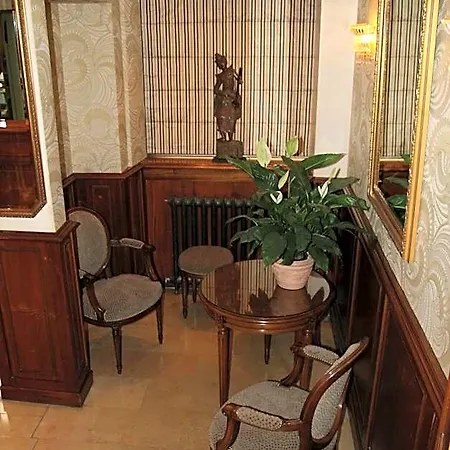 Hotel Bellevue Saint-lazare Paris