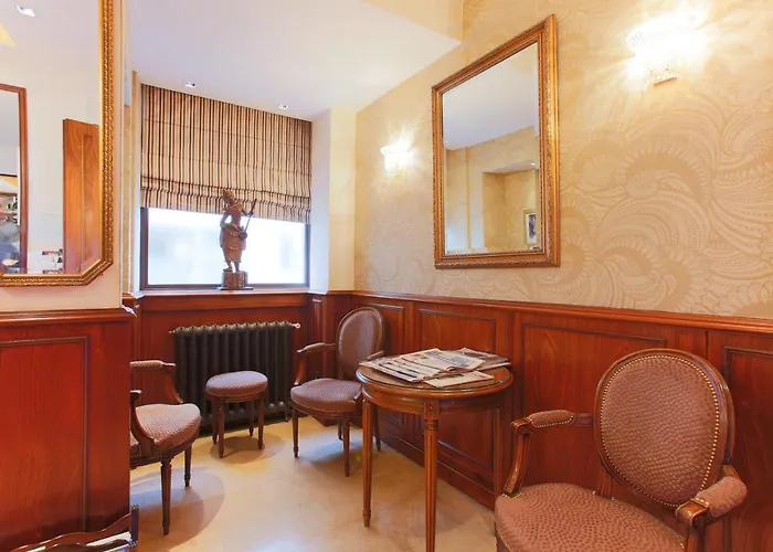 Bellevue Saint-lazare Hotel 2*