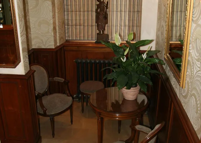 Hotel Bellevue Saint-lazare 2*